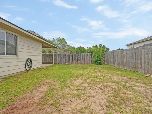 137 Hillhouse LN, Manchaca TX 78652