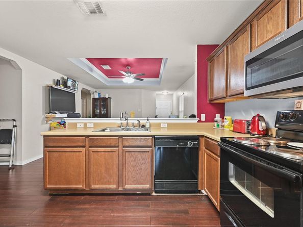 137 Hillhouse LN, Manchaca TX 78652