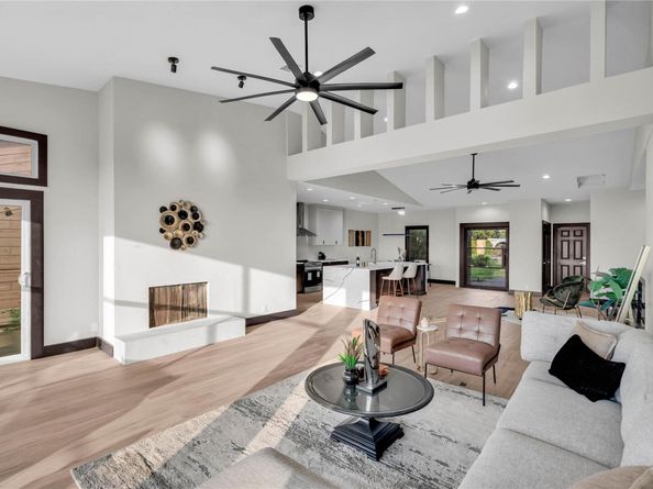 112 Paragon CT, Lakeway TX 78734