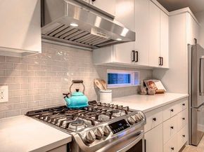 916 E 50th ST 1, Austin TX 78751
