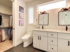 916 E 50th ST 1, Austin TX 78751