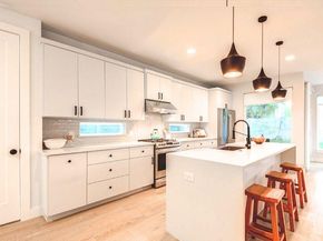 916 E 50th ST 1, Austin TX 78751