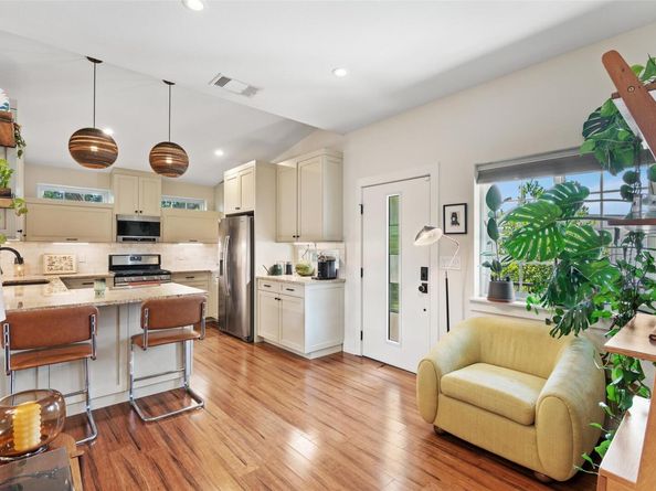 2205 Sl Davis Ave 2, Austin TX 78702