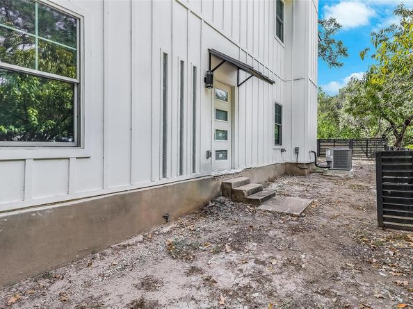 1111 W Annie ST B, Austin TX 78704
