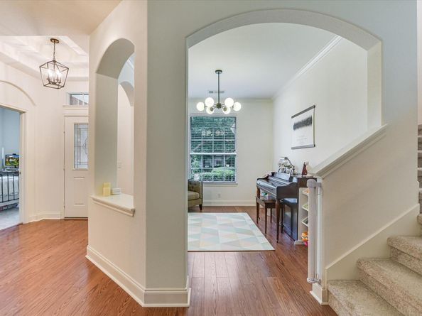 6109 York Bridge CIR, Austin TX 78749