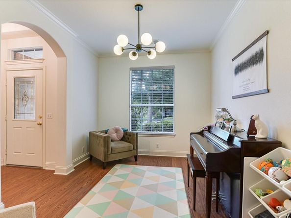 6109 York Bridge CIR, Austin TX 78749