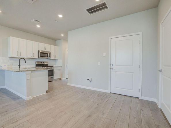 9015 Cattle Baron PATH 502, Austin TX 78747