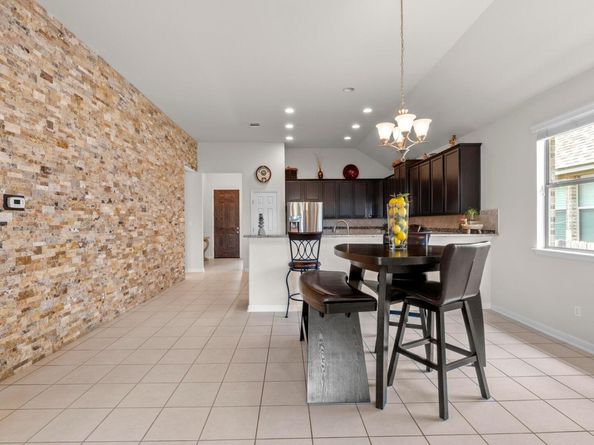 2204 Granite Hill DR, Leander TX 78641