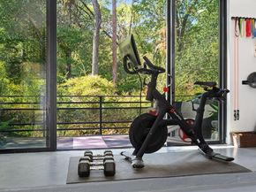 1001 Madrone RD, West Lake Hills TX 78746