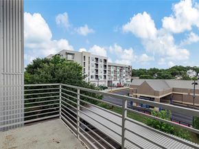2124 E 6th ST 305, Austin TX 78702