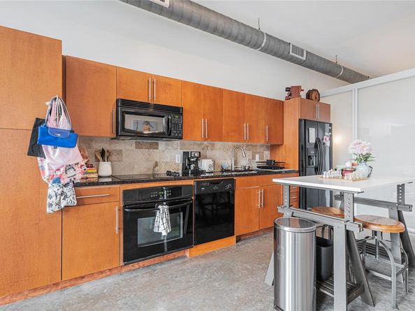 2124 E 6th ST 305, Austin TX 78702