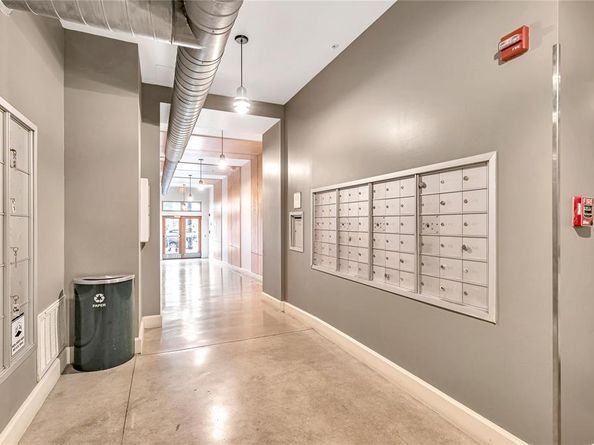 2124 E 6th ST 305, Austin TX 78702