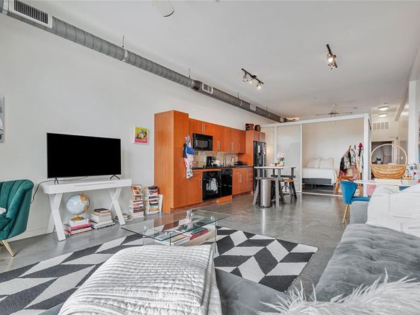 2124 E 6th ST 305, Austin TX 78702