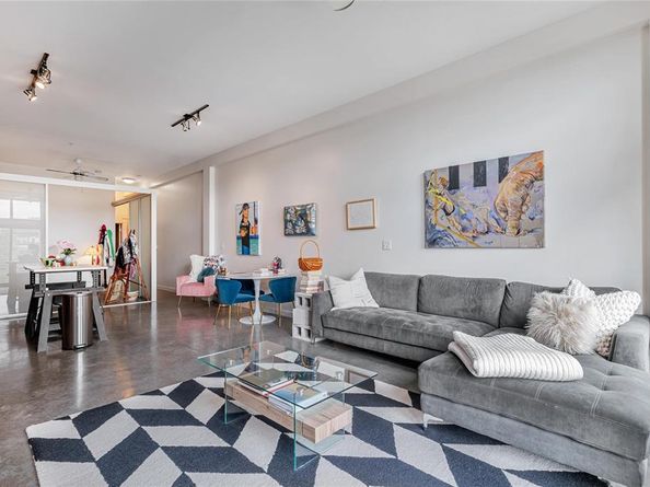 2124 E 6th ST 305, Austin TX 78702