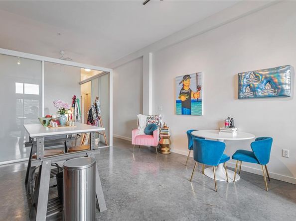 2124 E 6th ST 305, Austin TX 78702
