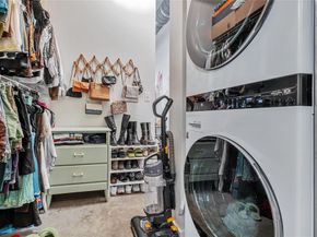 2124 E 6th ST 305, Austin TX 78702