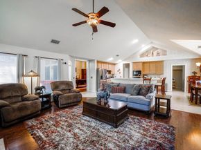 15825 Chatham Wood Dr, Austin TX 78717