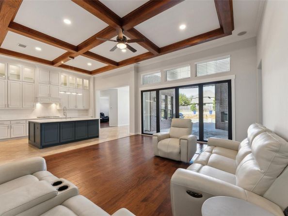 608 Amherst DR, Rockwall TX 75087
