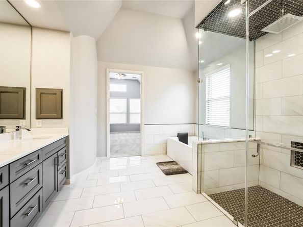 608 Amherst DR, Rockwall TX 75087