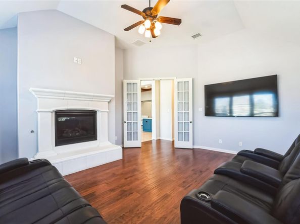 608 Amherst DR, Rockwall TX 75087