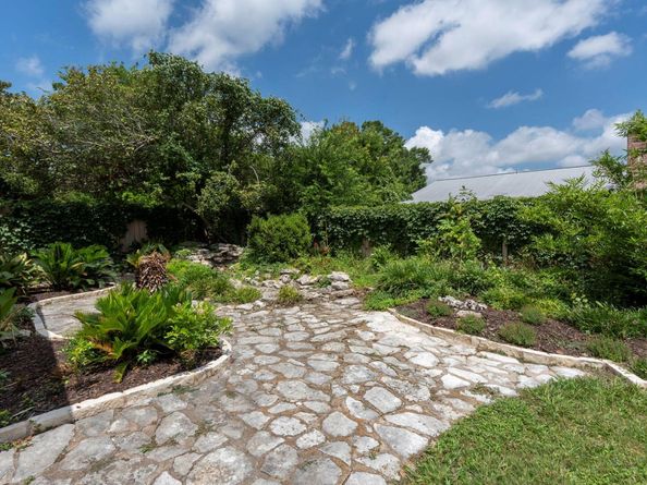 2404 Coral Ridge CIR, Austin TX 78747