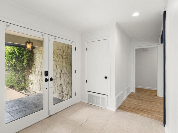 2404 Coral Ridge CIR, Austin TX 78747