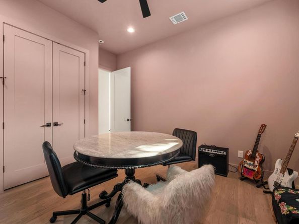 405 Hackberry LN B, Austin TX 78753