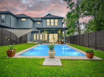 405 Hackberry LN