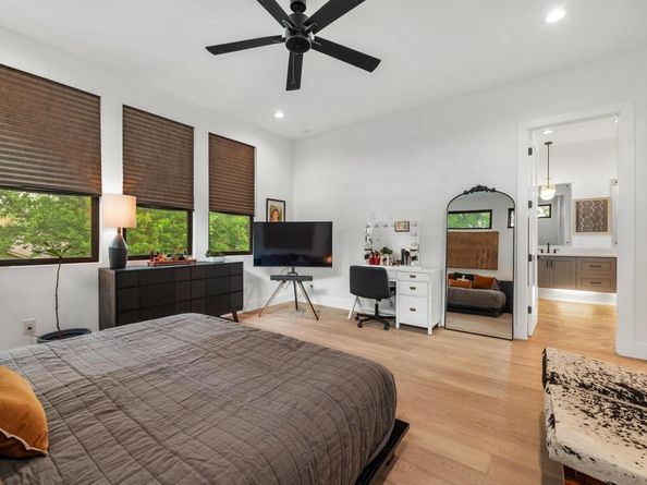 405 Hackberry LN B, Austin TX 78753
