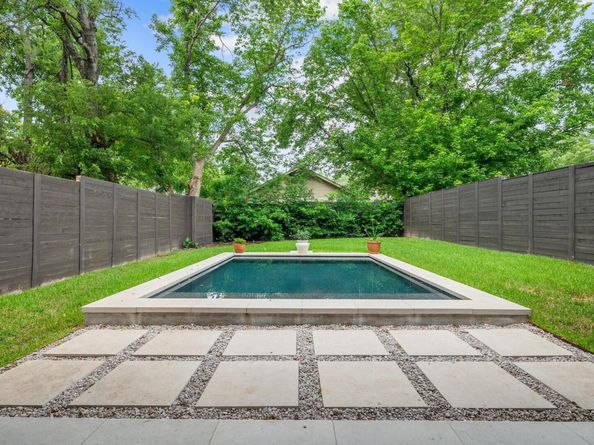 405 Hackberry LN B, Austin TX 78753