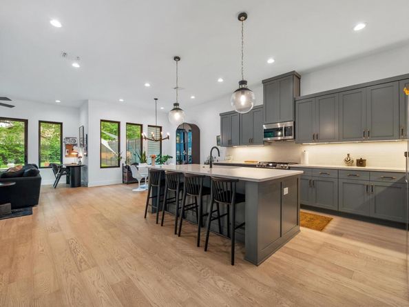405 Hackberry LN B, Austin TX 78753