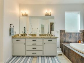 17517 Panorama DR, Dripping Springs TX 78620