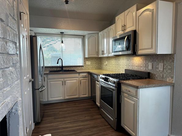 504 Suzzane Rd, Pflugerville TX 78660