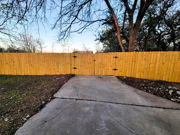 1900 Limerick LN, Leander TX 78641