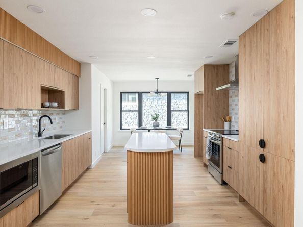 11103 Oak Knoll DR, Austin TX 78759