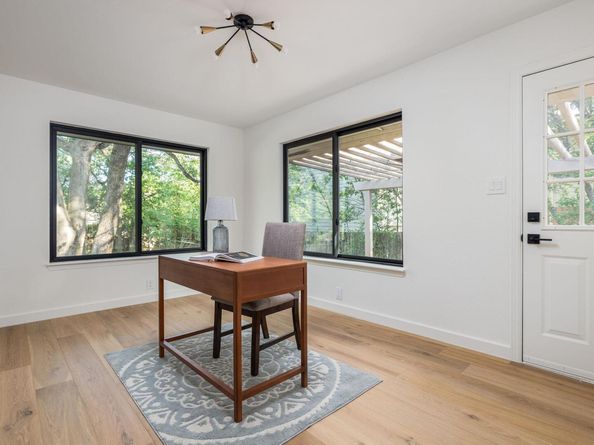 11103 Oak Knoll DR, Austin TX 78759