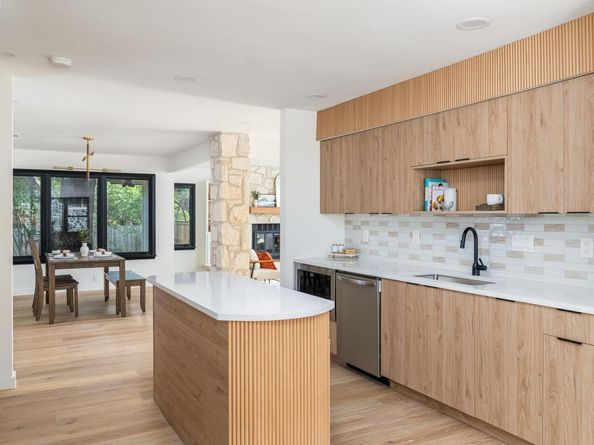 11103 Oak Knoll DR, Austin TX 78759