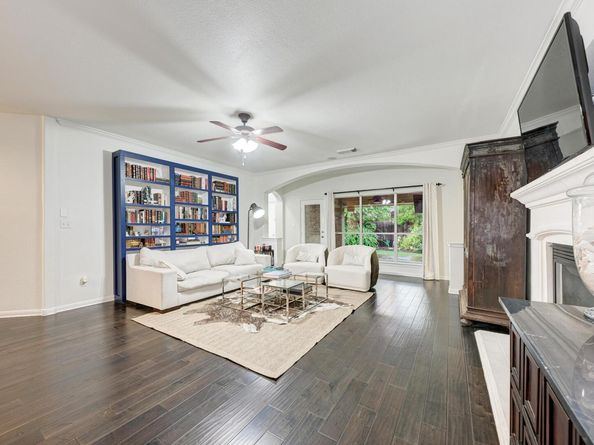 518 Victoria DR, Cedar Park TX 78613