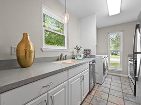 1601 Faro DR 1404, Austin TX 78741