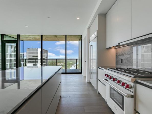 610 Davis ST 4903, Austin TX 78701