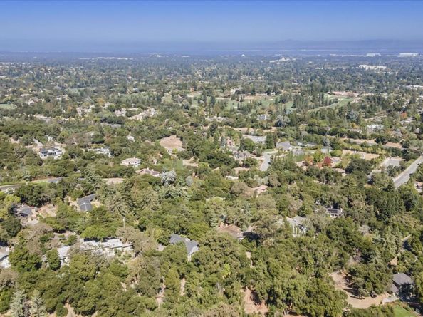 11090 Mora Drive, Los Altos Hills CA 94024