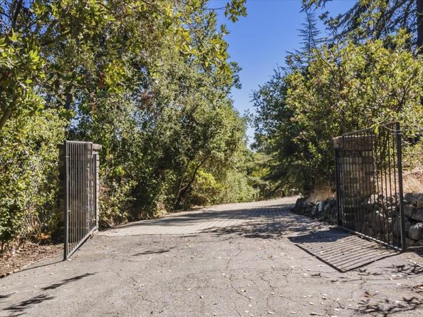 11090 Mora Drive, Los Altos Hills CA 94024