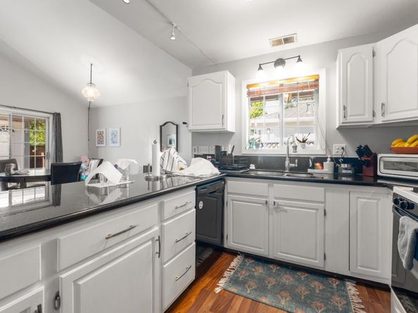 4 Athlone Way, Menlo Park CA 94025