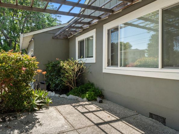 4 Athlone Way, Menlo Park CA 94025