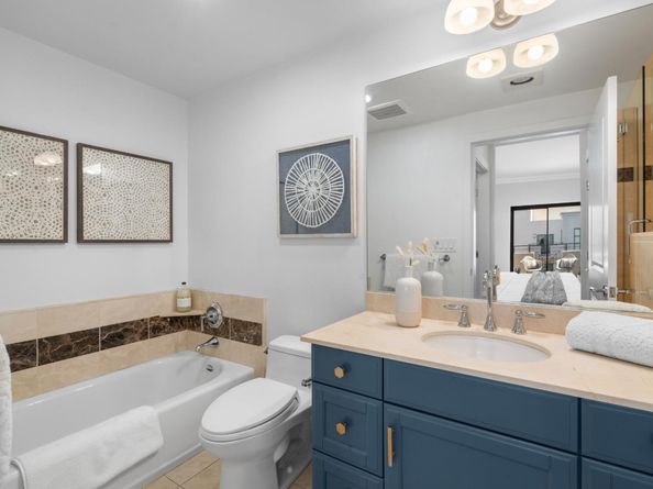 222 8th Avenue 302, San Mateo CA 94401