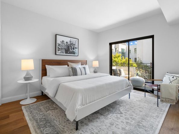 222 8th Avenue 302, San Mateo CA 94401