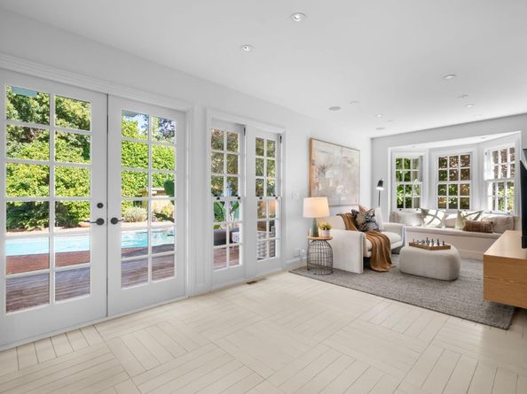 1285 Hamilton Avenue, Palo Alto CA 94301