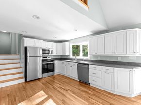 196 Bourne Rd, Plymouth MA 02360