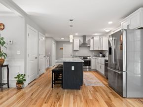 526 Hubbardston Rd, Templeton MA 01468