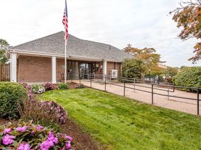 52 Rosewood Dr 52, Stoughton MA 02072